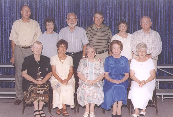 Class of 1950 - CHS Maxi-V Reunion 2001 (51528 bytes)